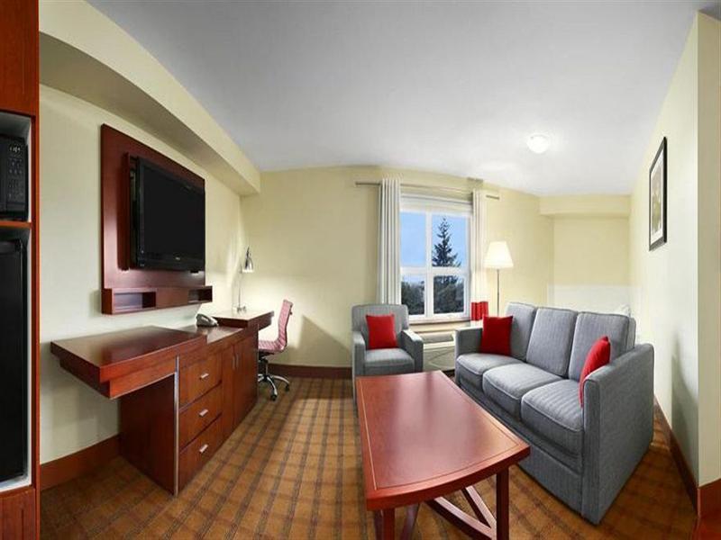 Four Points By Sheraton Victoria Gateway Langford Exterior photo